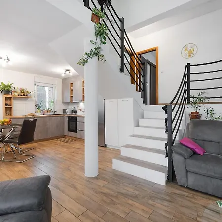 Beautiful In With Wifi Holiday home Bilice