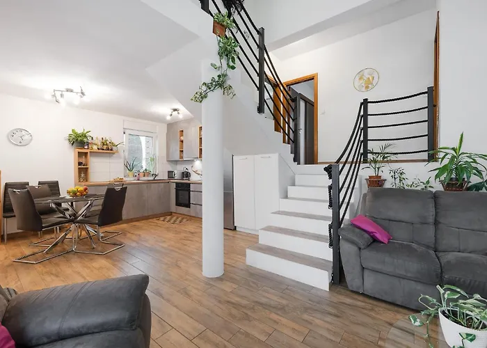 Beautiful In With Wifi Holiday home Bilice